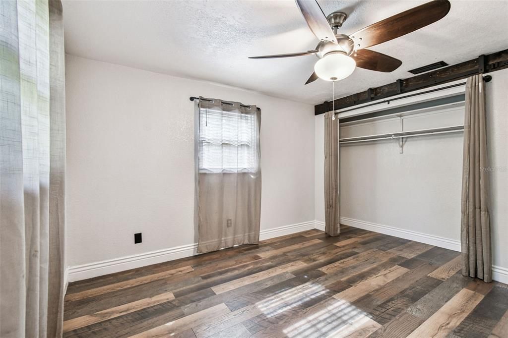 待售: $390,000 (2 贝兹, 2 浴室, 1124 平方英尺)