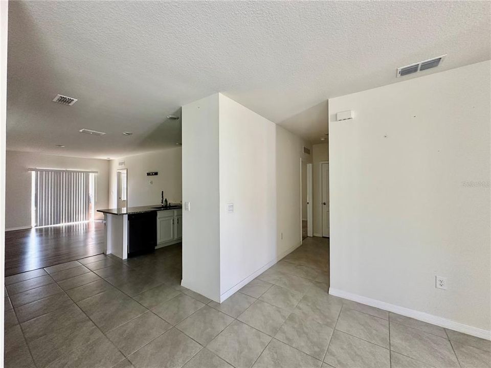 For Rent: $2,250 (3 beds, 2 baths, 1501 Square Feet)