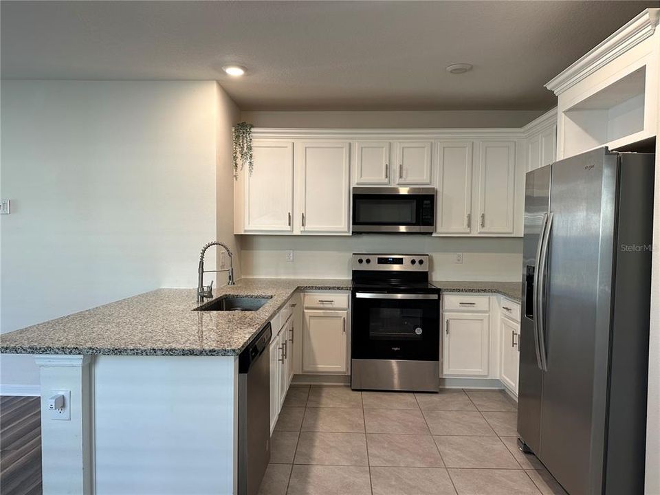 For Rent: $2,250 (3 beds, 2 baths, 1501 Square Feet)