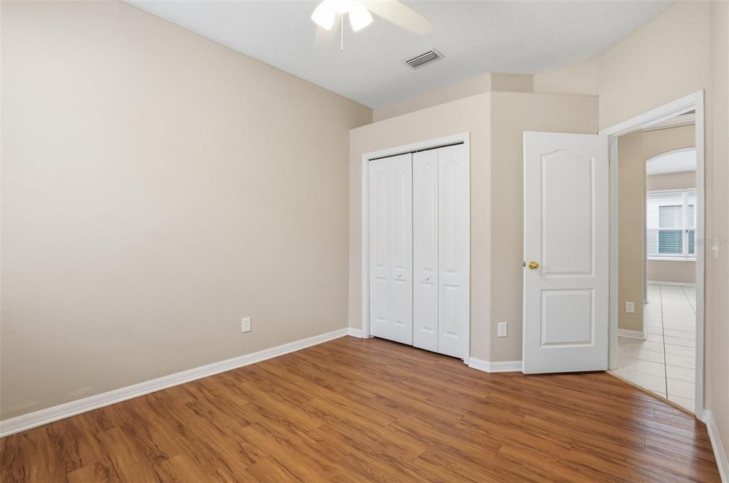 Activo con contrato: $309,900 (3 camas, 2 baños, 2062 Pies cuadrados)