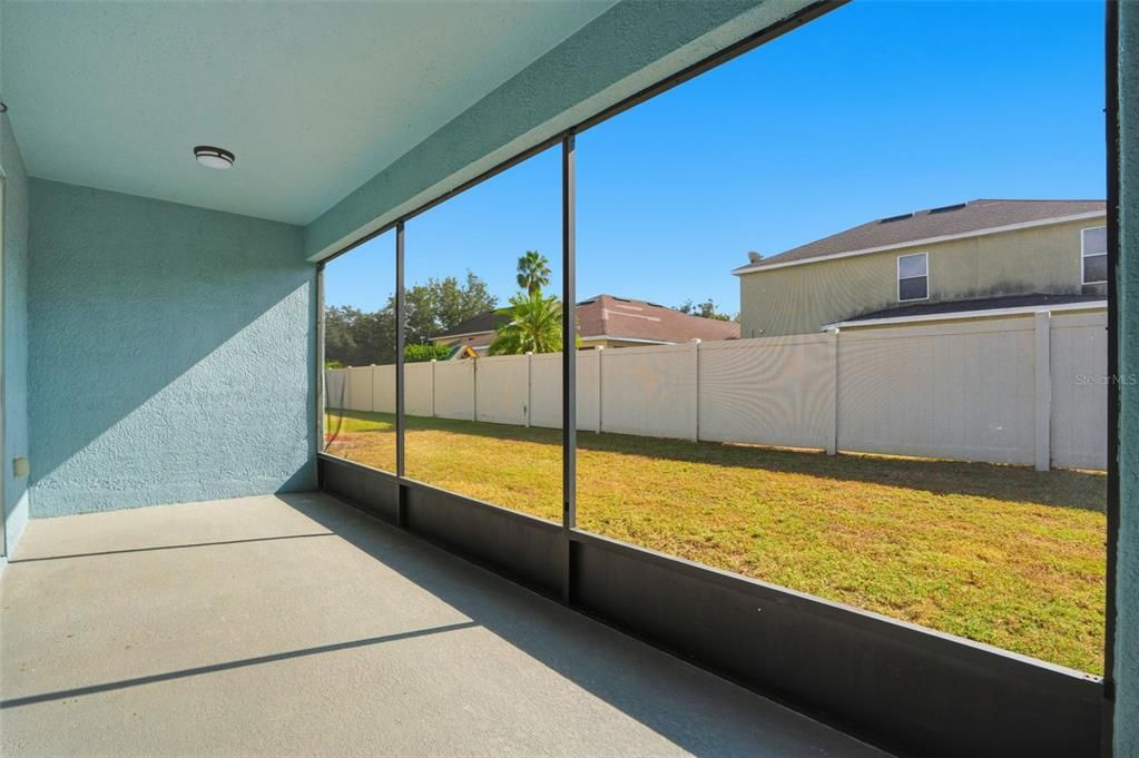 Activo con contrato: $309,900 (3 camas, 2 baños, 2062 Pies cuadrados)