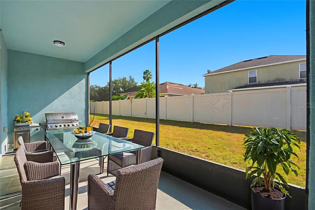 Activo con contrato: $309,900 (3 camas, 2 baños, 2062 Pies cuadrados)