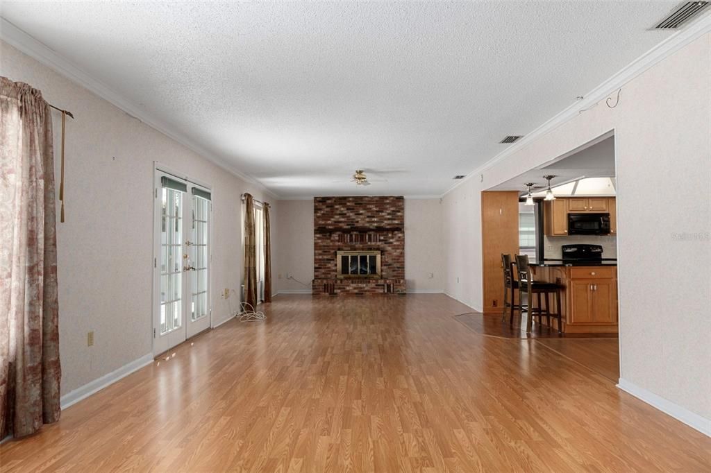 For Sale: $540,000 (3 beds, 2 baths, 2294 Square Feet)