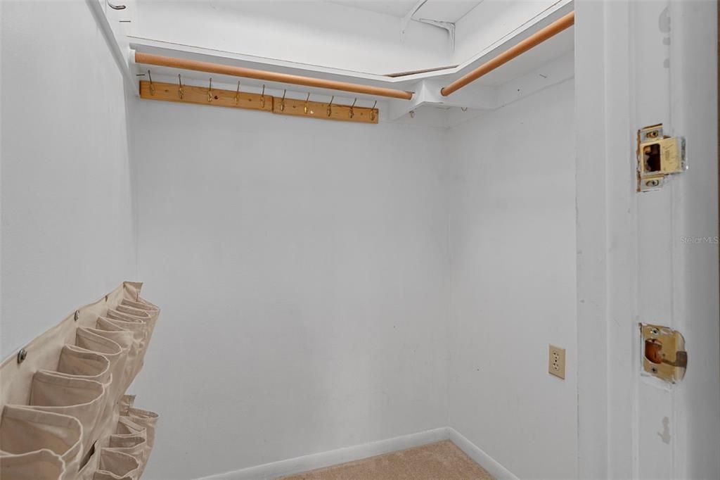 For Sale: $540,000 (3 beds, 2 baths, 2294 Square Feet)