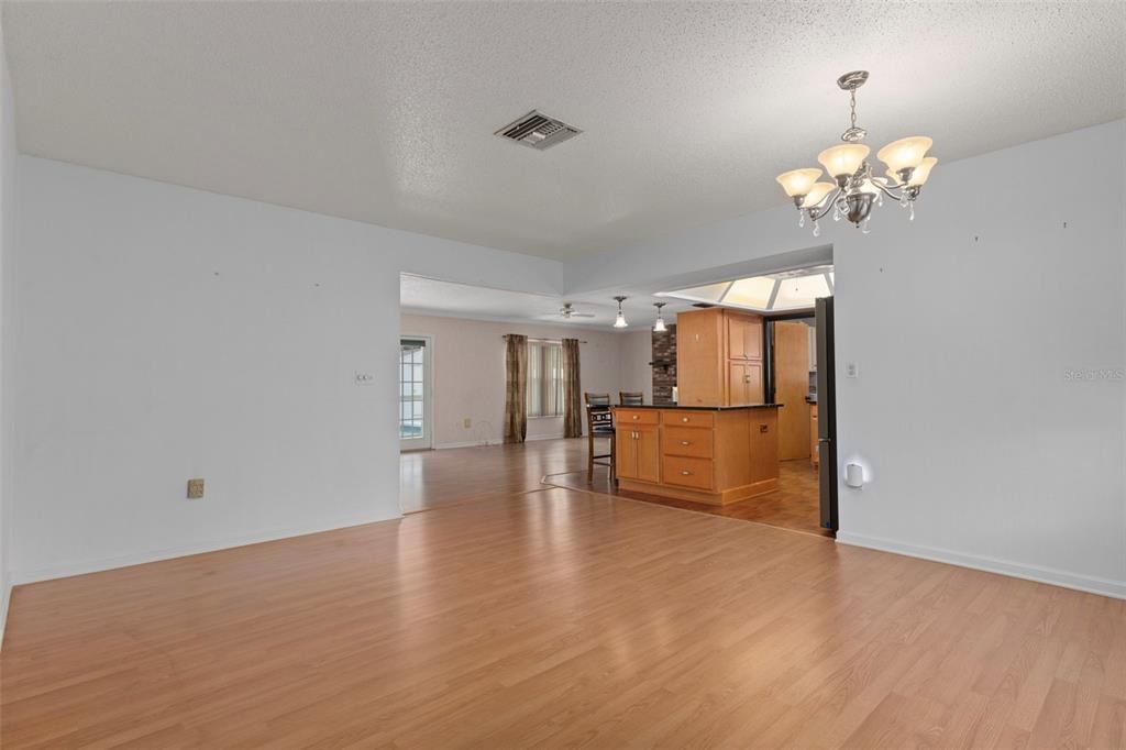 For Sale: $540,000 (3 beds, 2 baths, 2294 Square Feet)