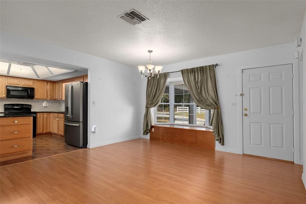 For Sale: $540,000 (3 beds, 2 baths, 2294 Square Feet)