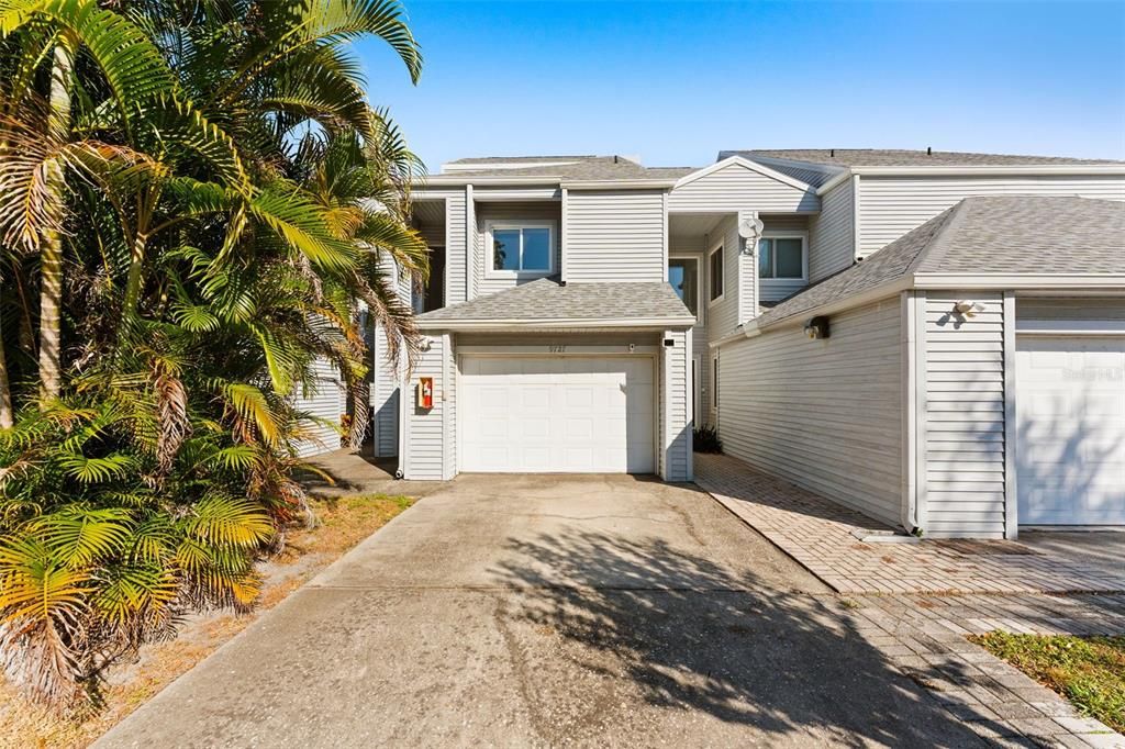 Под контрактом: $325,000 (2 спален, 2 ванн, 1782 Квадратных фут)