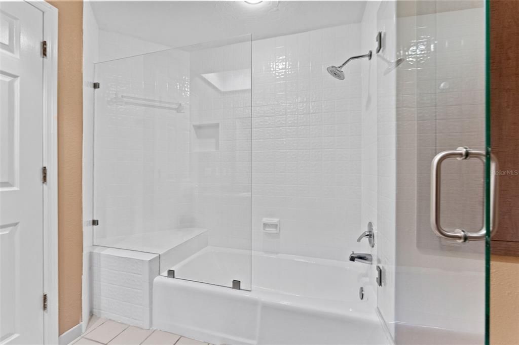 Под контрактом: $325,000 (2 спален, 2 ванн, 1782 Квадратных фут)