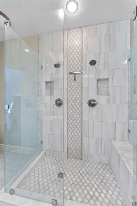 Под контрактом: $325,000 (2 спален, 2 ванн, 1782 Квадратных фут)