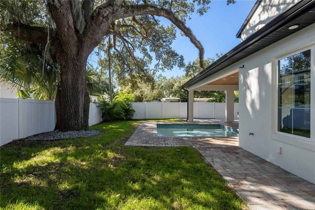 Active With Contract: $1,595,000 (4 beds, 4 baths, 2743 Square Feet)