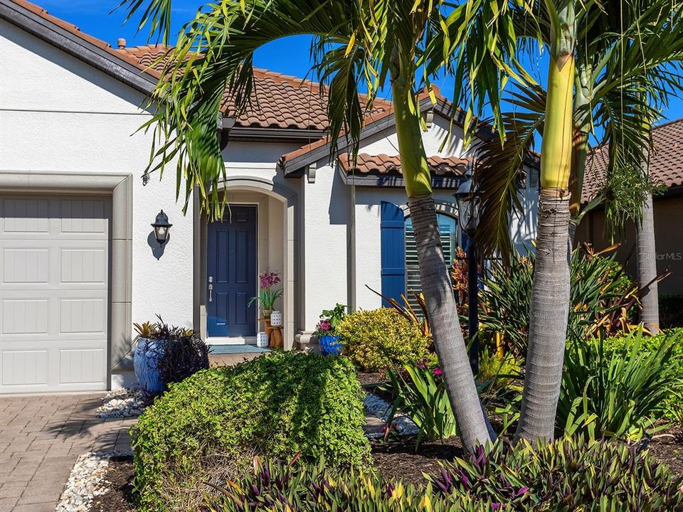 For Sale: $950,000 (3 beds, 3 baths, 2335 Square Feet)