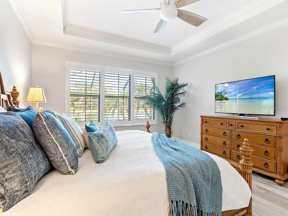 For Sale: $950,000 (3 beds, 3 baths, 2335 Square Feet)