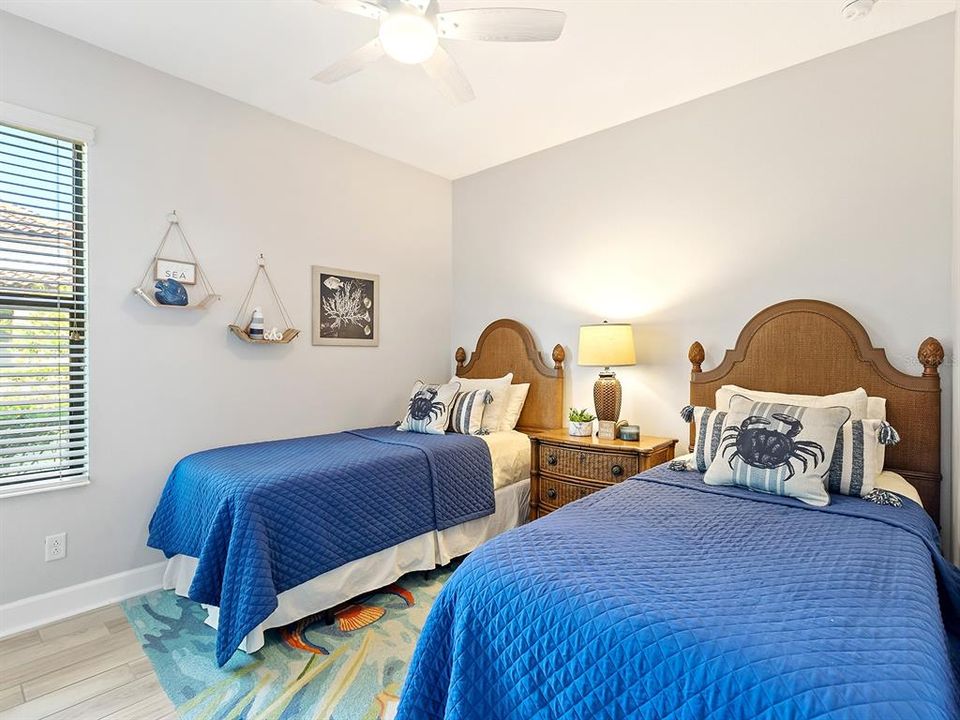 For Sale: $950,000 (3 beds, 3 baths, 2335 Square Feet)