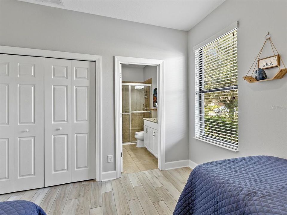 For Sale: $950,000 (3 beds, 3 baths, 2335 Square Feet)