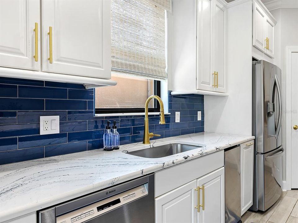 For Sale: $950,000 (3 beds, 3 baths, 2335 Square Feet)