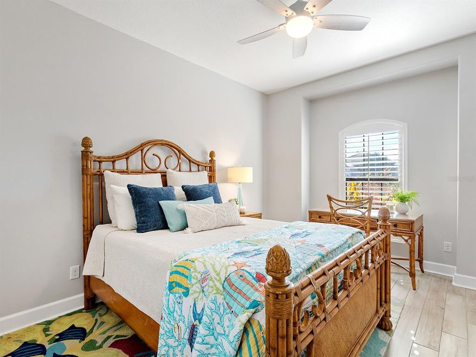 For Sale: $950,000 (3 beds, 3 baths, 2335 Square Feet)