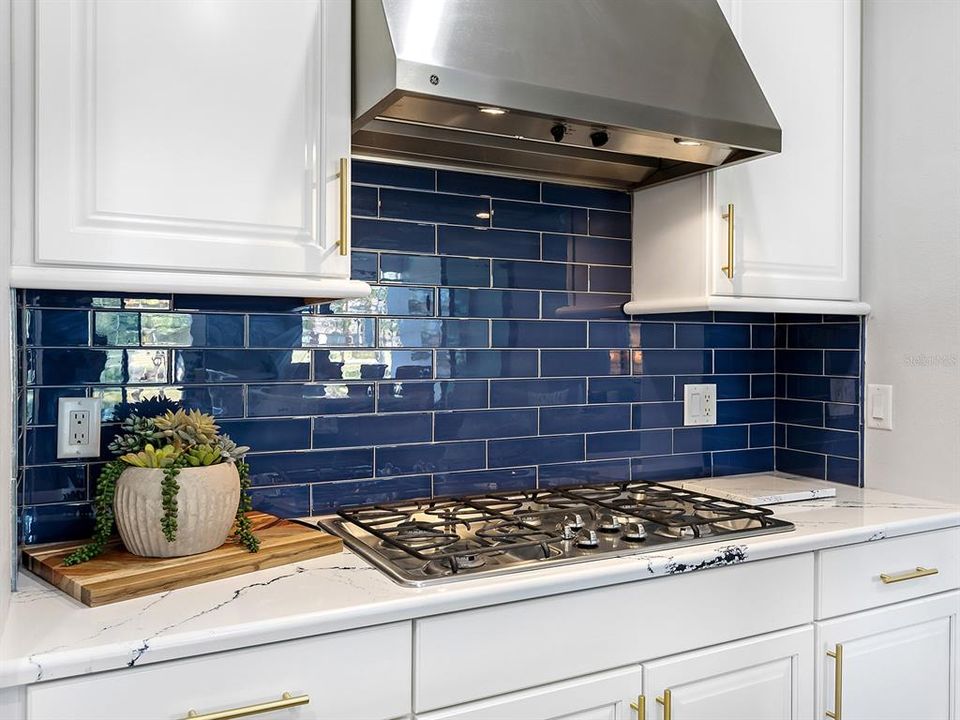 For Sale: $950,000 (3 beds, 3 baths, 2335 Square Feet)