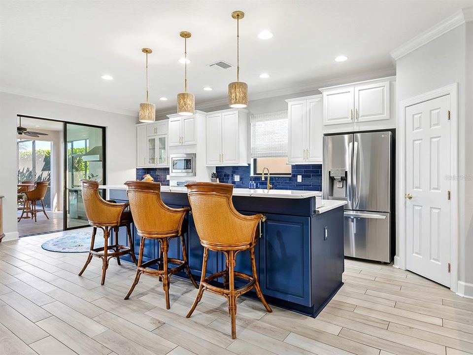 For Sale: $950,000 (3 beds, 3 baths, 2335 Square Feet)