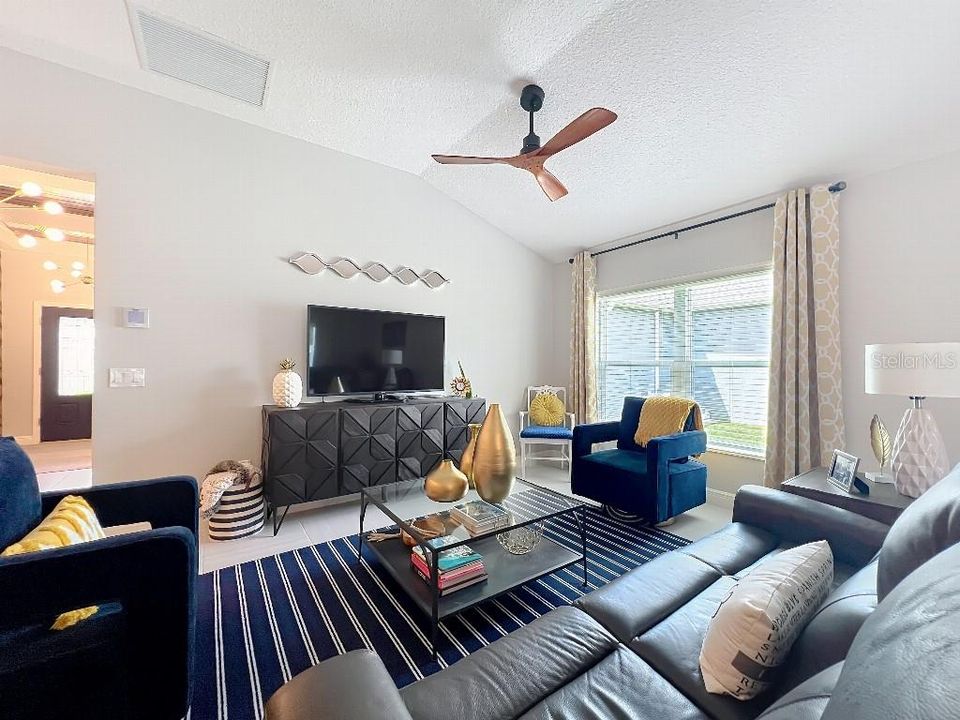 На продажу: $799,900 (3 спален, 3 ванн, 1906 Квадратных фут)