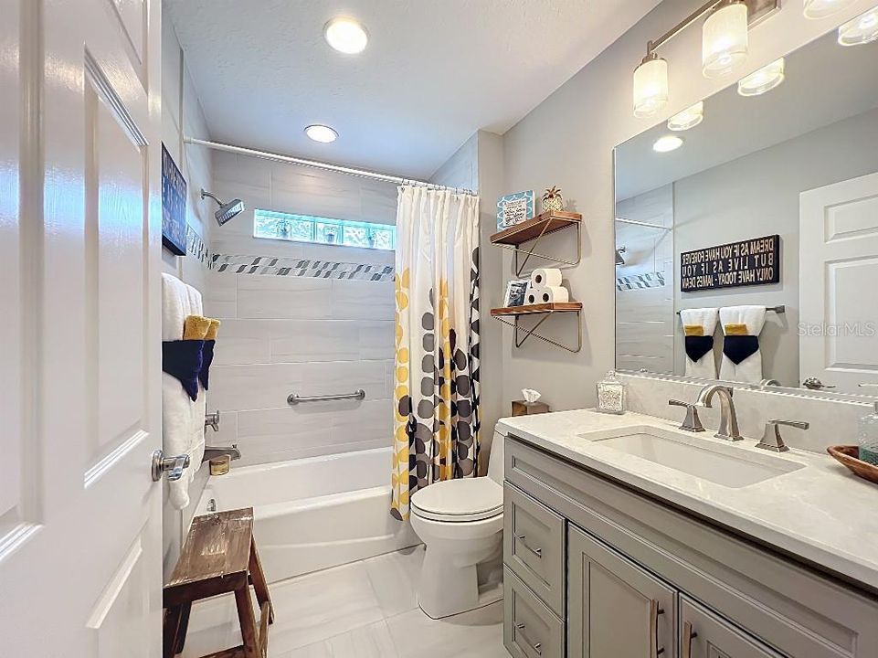 На продажу: $799,900 (3 спален, 3 ванн, 1906 Квадратных фут)