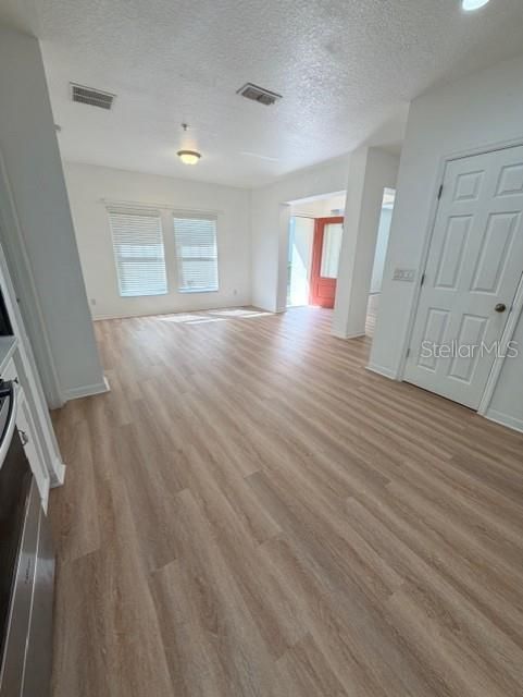 For Rent: $1,850 (3 beds, 2 baths, 1807 Square Feet)