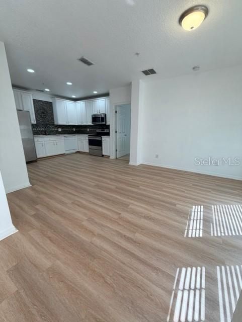 For Rent: $1,850 (3 beds, 2 baths, 1807 Square Feet)