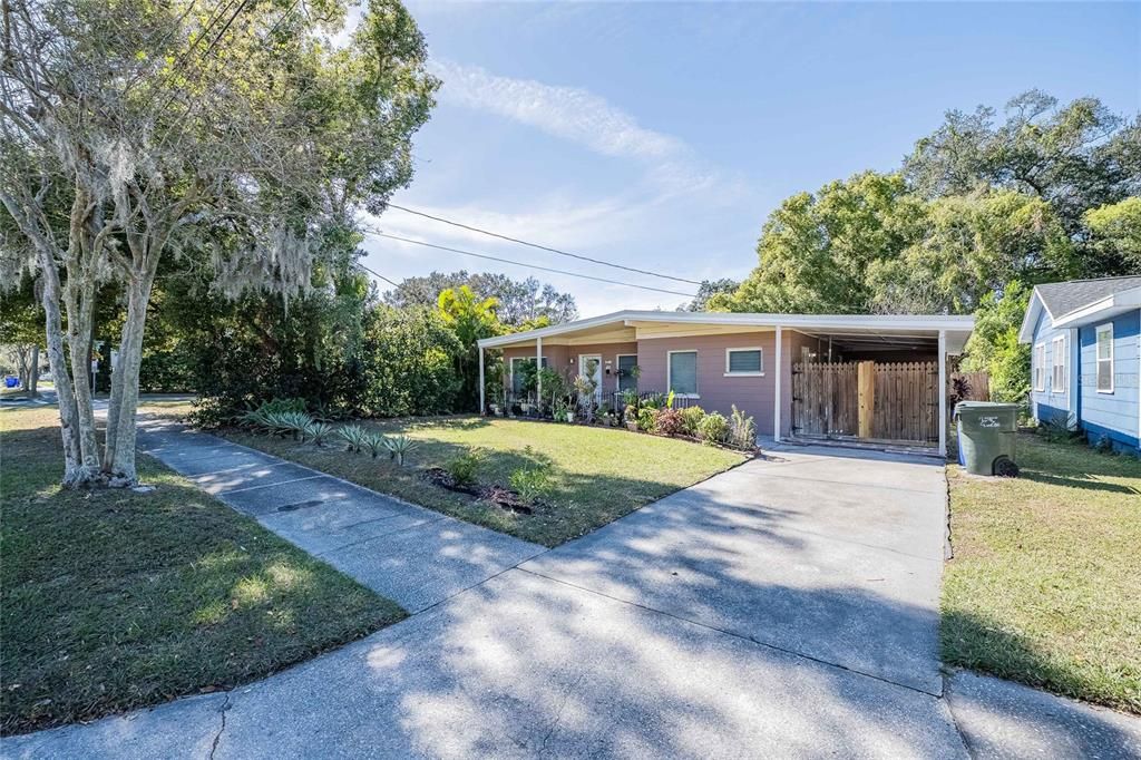 待售: $199,000 (2 贝兹, 1 浴室, 795 平方英尺)