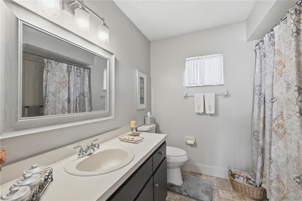 En Venta: $214,900 (2 camas, 2 baños, 1008 Pies cuadrados)