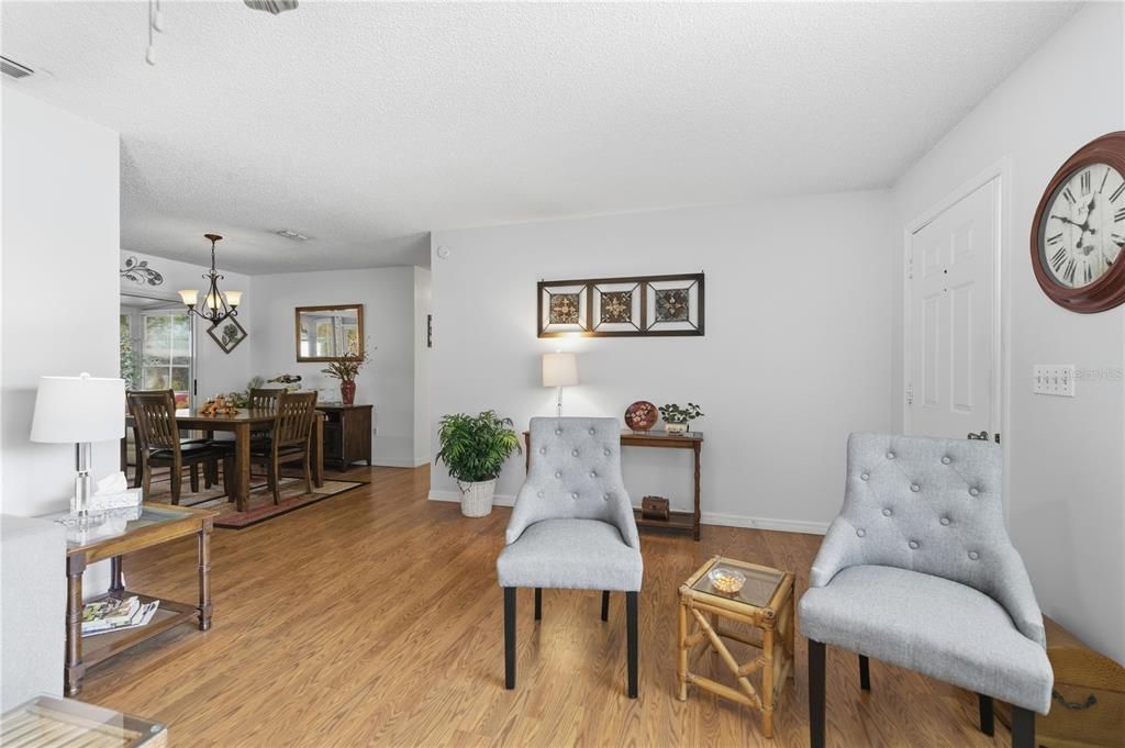 En Venta: $214,900 (2 camas, 2 baños, 1008 Pies cuadrados)