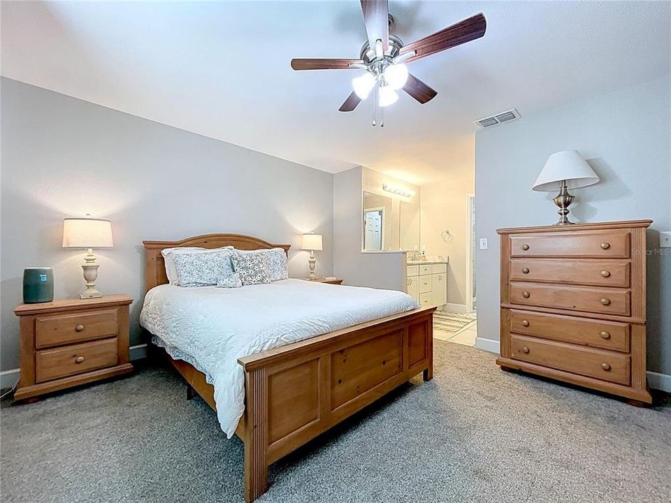 На продажу: $310,000 (3 спален, 2 ванн, 1414 Квадратных фут)