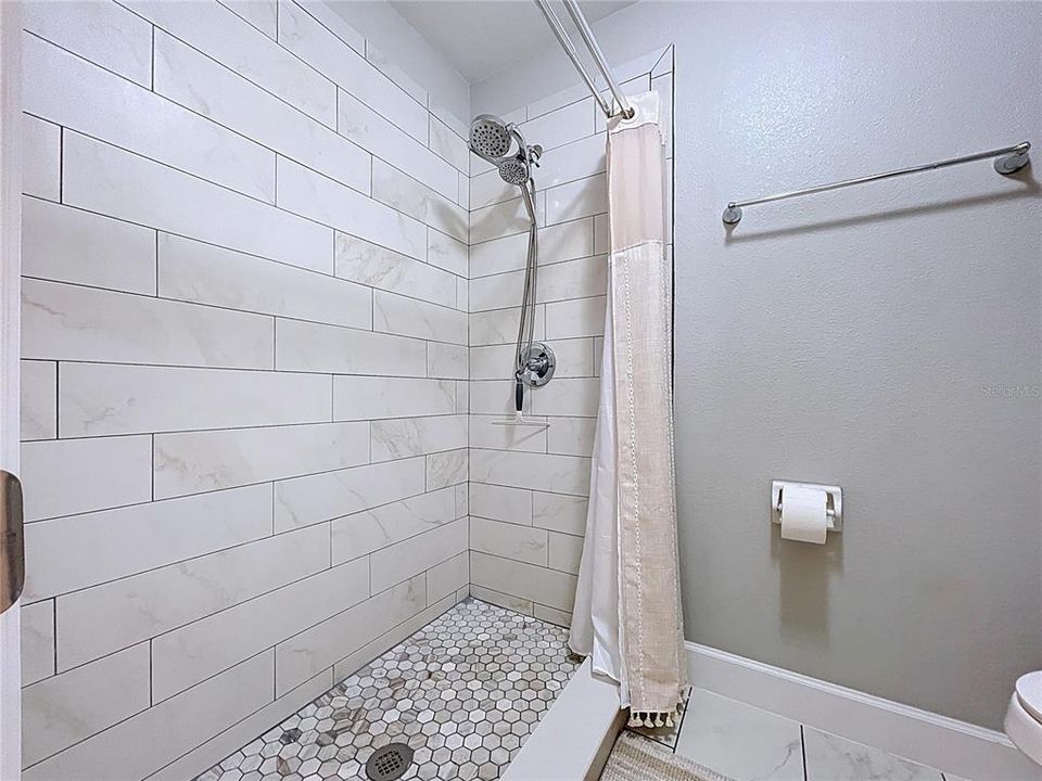 На продажу: $310,000 (3 спален, 2 ванн, 1414 Квадратных фут)