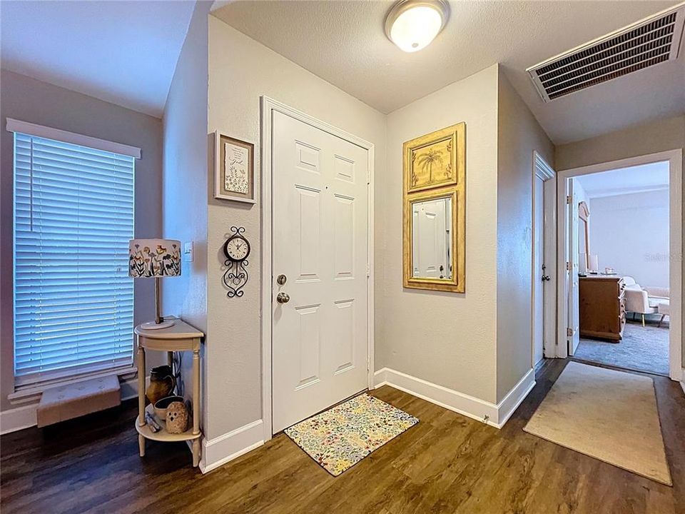 На продажу: $310,000 (3 спален, 2 ванн, 1414 Квадратных фут)