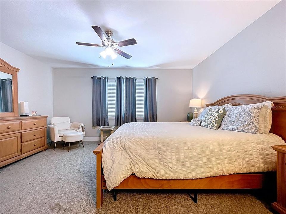 На продажу: $310,000 (3 спален, 2 ванн, 1414 Квадратных фут)