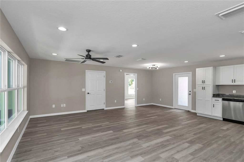 En Venta: $239,900 (3 camas, 2 baños, 1203 Pies cuadrados)