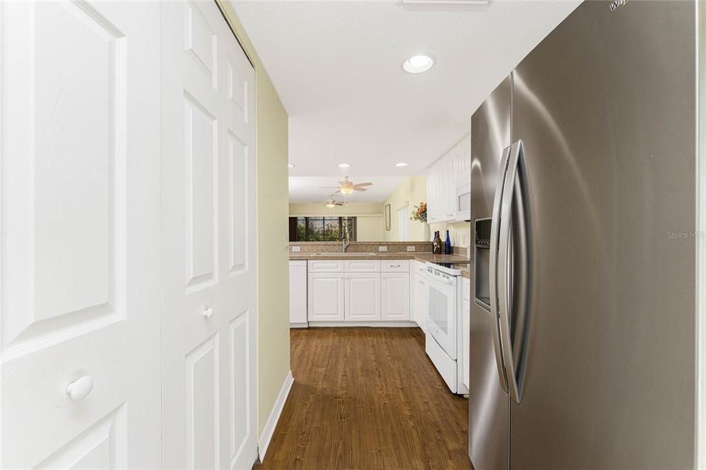 待售: $180,000 (2 贝兹, 2 浴室, 1230 平方英尺)