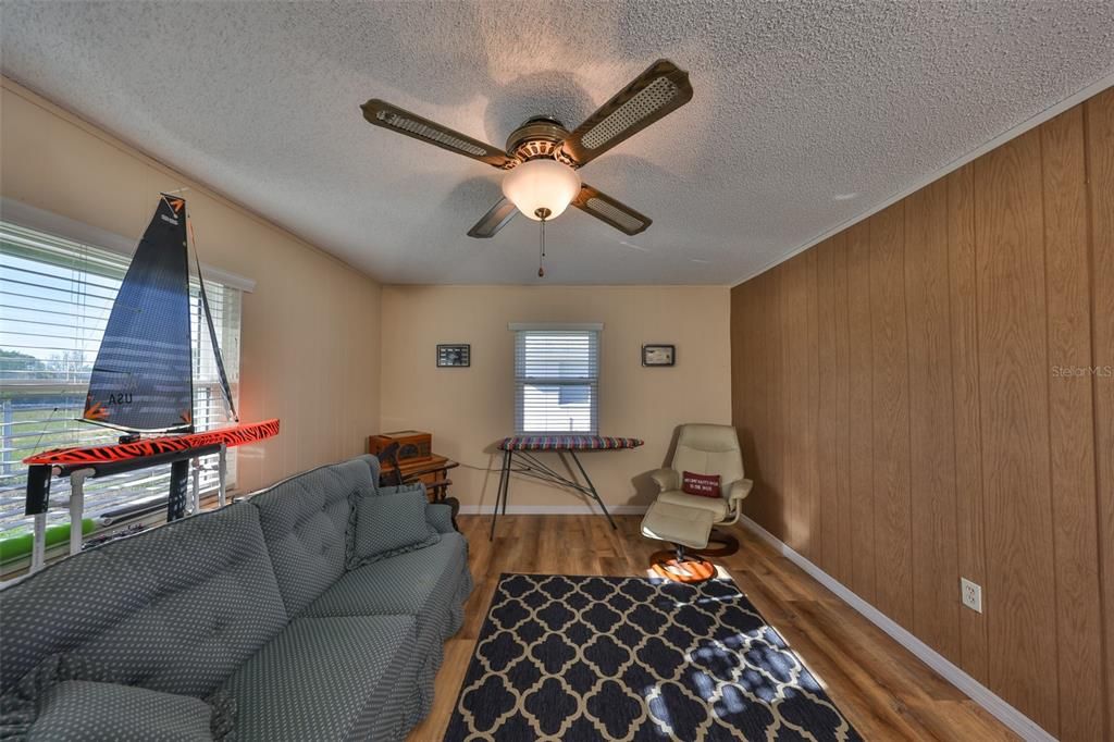 En Venta: $369,000 (4 camas, 3 baños, 1684 Pies cuadrados)