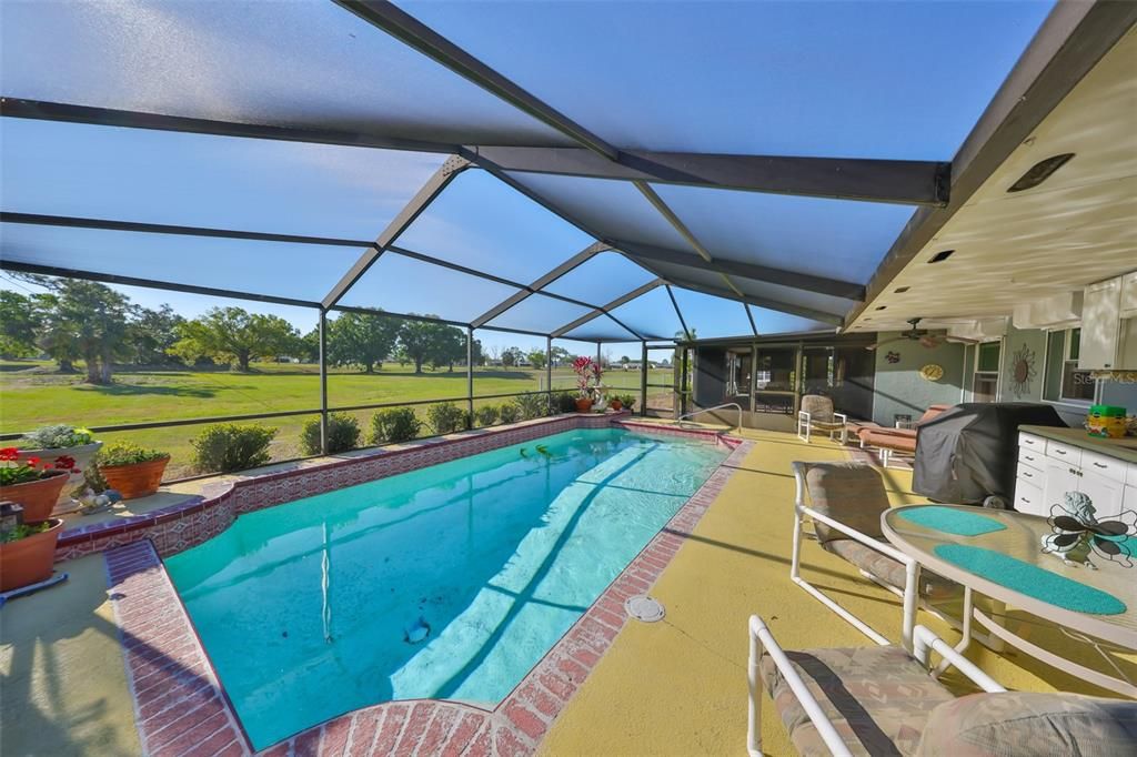 En Venta: $369,000 (4 camas, 3 baños, 1684 Pies cuadrados)