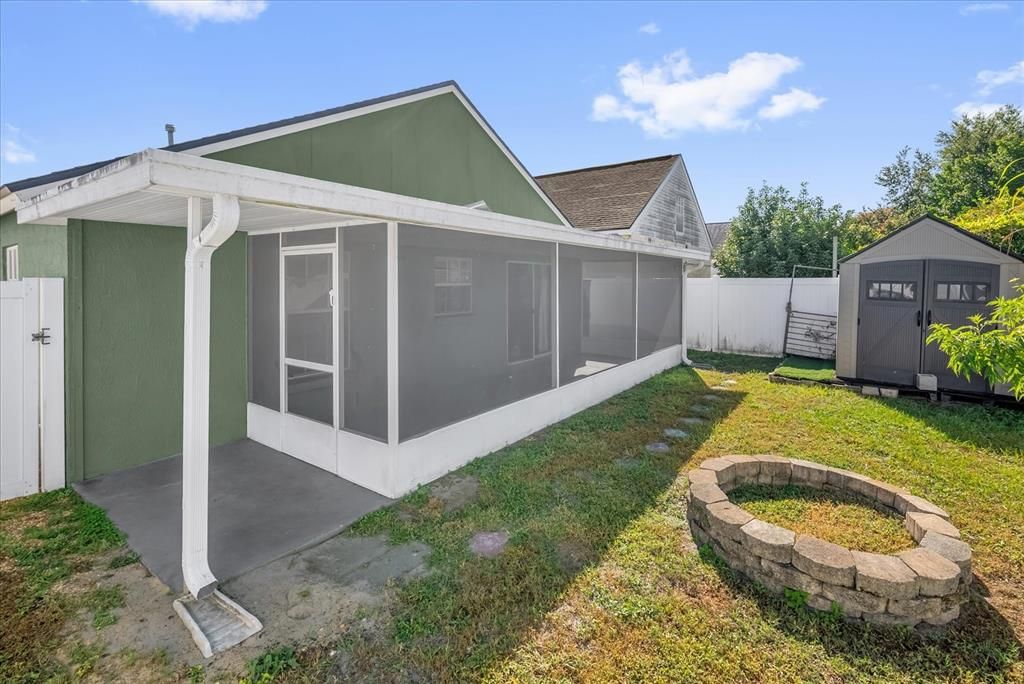 For Sale: $309,000 (2 beds, 2 baths, 936 Square Feet)