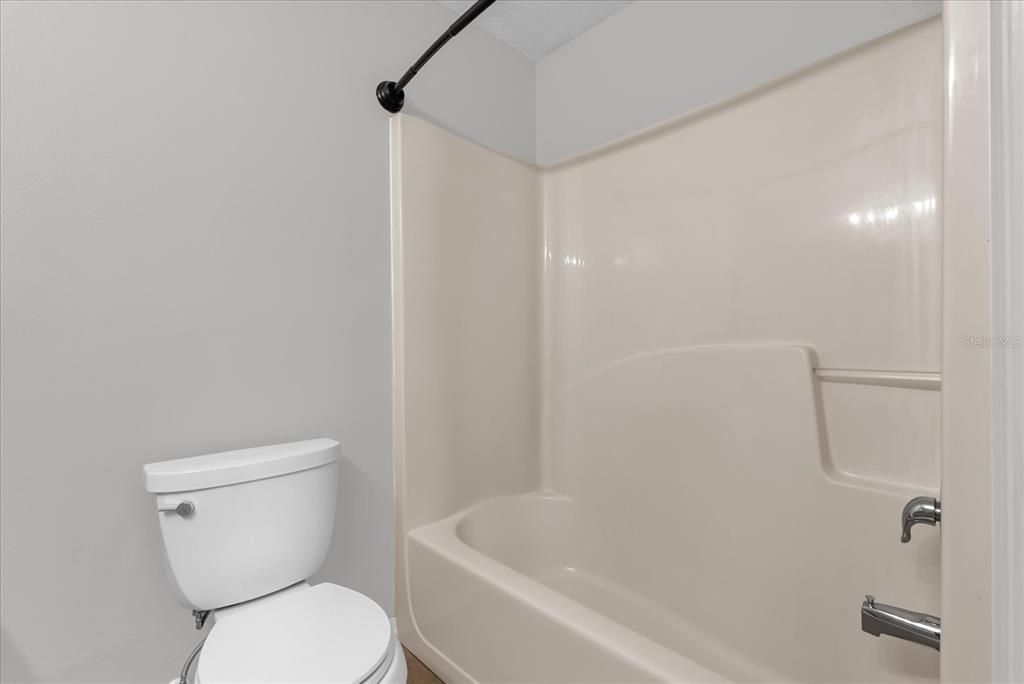 For Sale: $309,000 (2 beds, 2 baths, 936 Square Feet)