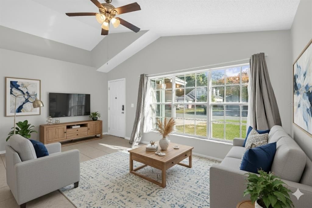 For Sale: $309,000 (2 beds, 2 baths, 936 Square Feet)