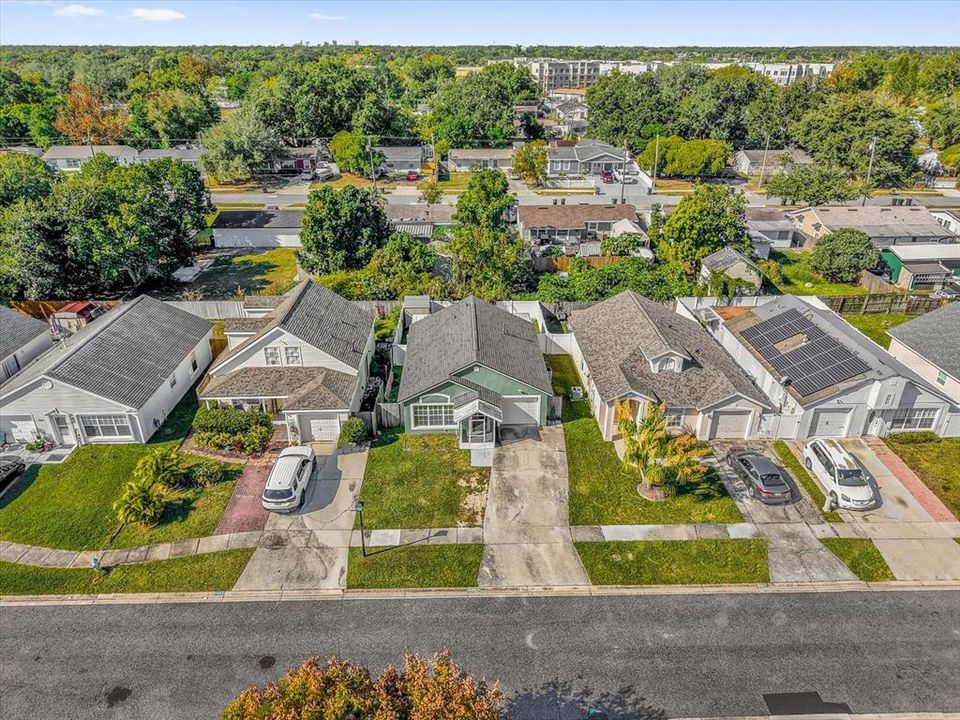 For Sale: $309,000 (2 beds, 2 baths, 936 Square Feet)