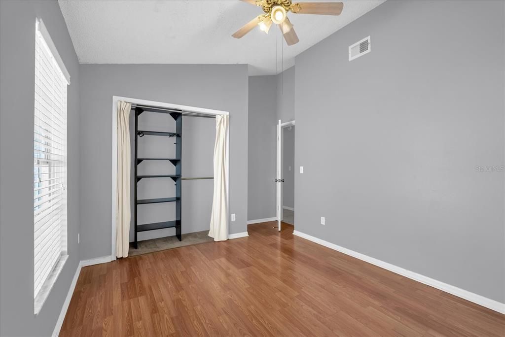 For Sale: $309,000 (2 beds, 2 baths, 936 Square Feet)