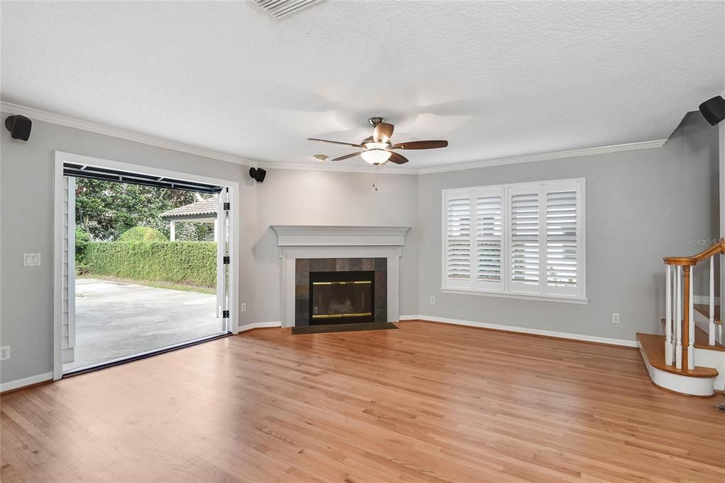 For Rent: $4,950 (4 beds, 2 baths, 2406 Square Feet)