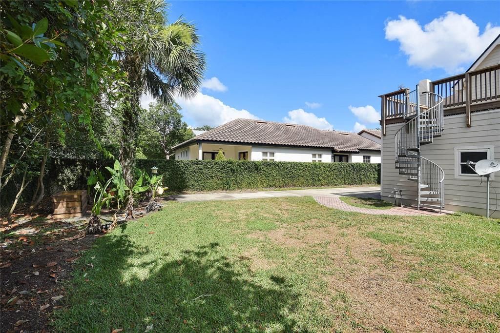 For Rent: $4,950 (4 beds, 2 baths, 2406 Square Feet)