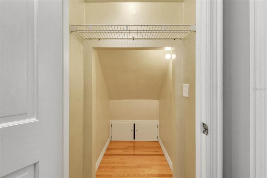 For Rent: $4,950 (4 beds, 2 baths, 2406 Square Feet)