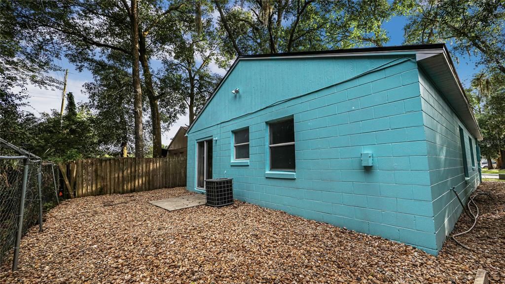 For Rent: $2,195 (3 beds, 2 baths, 1156 Square Feet)