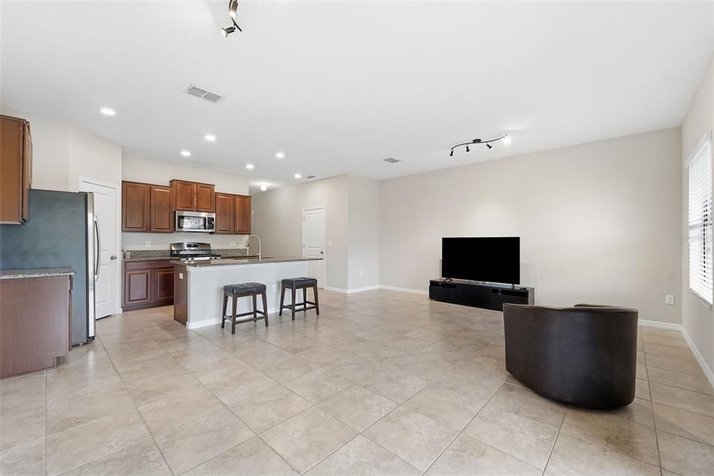 待售: $314,999 (3 贝兹, 2 浴室, 1642 平方英尺)