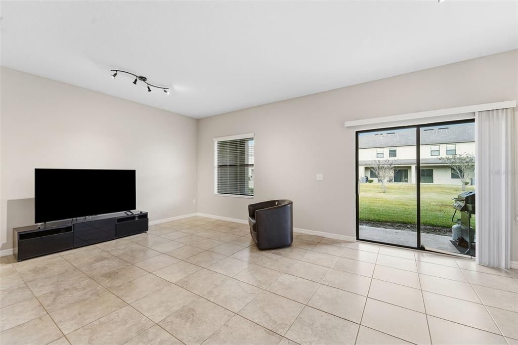 待售: $314,999 (3 贝兹, 2 浴室, 1642 平方英尺)