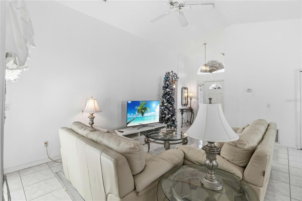 For Sale: $393,000 (3 beds, 2 baths, 1198 Square Feet)