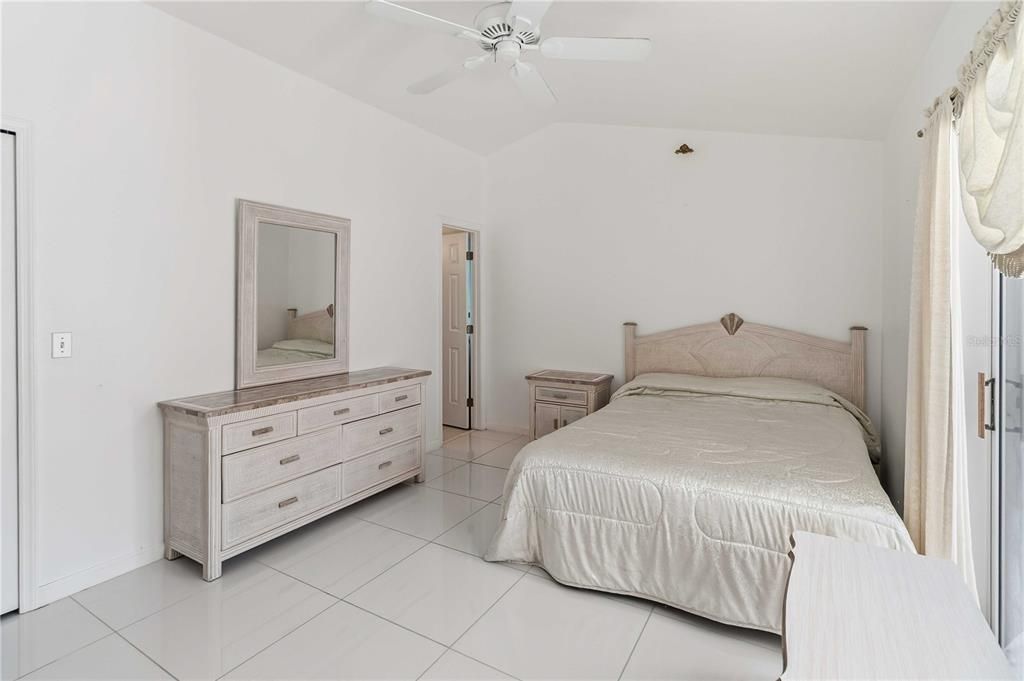 For Sale: $393,000 (3 beds, 2 baths, 1198 Square Feet)